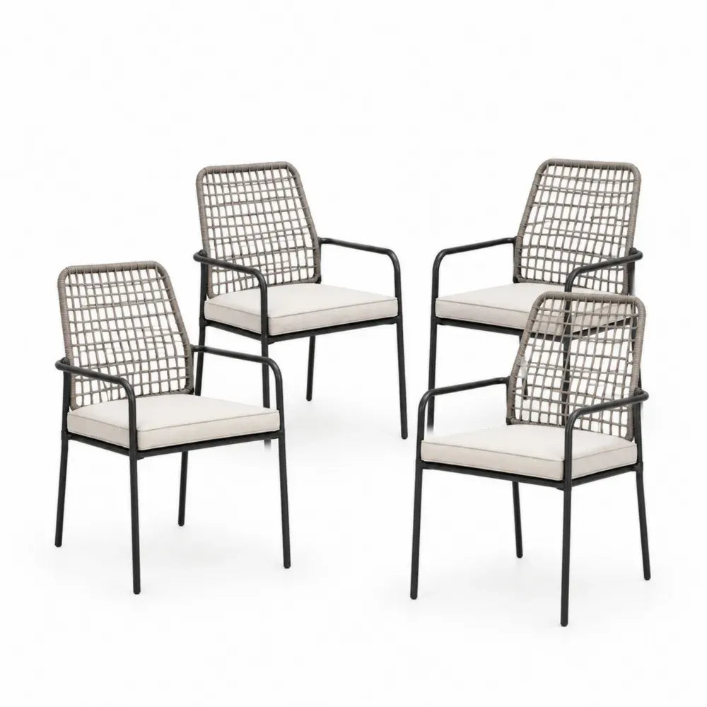 4er Set Gartenstühle Armlehnstühle mit rechteckiger Sitzfläche aus schwarzem Stahl graubeigem PE-Seilgeflecht und cremeweißem Kissen 58 x 62 x 86 cm